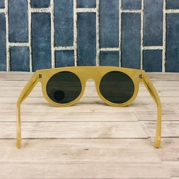 KOMONO Hippolyte Milky Bone Sunglasses 🕶 (NEW) - Picture 6 of 9